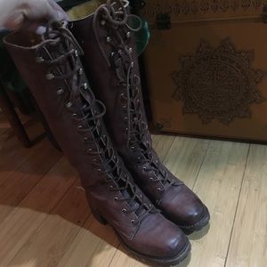 Size 5 1/2 Frye Campus Lug Lace Boot in Walnut
